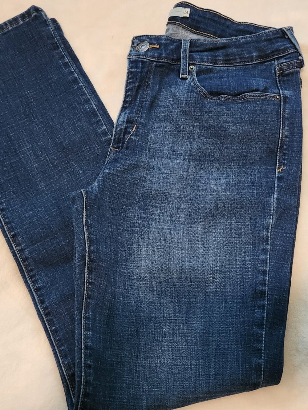 Levi's Dark Wash Mid Rise Skinny Jeans 14